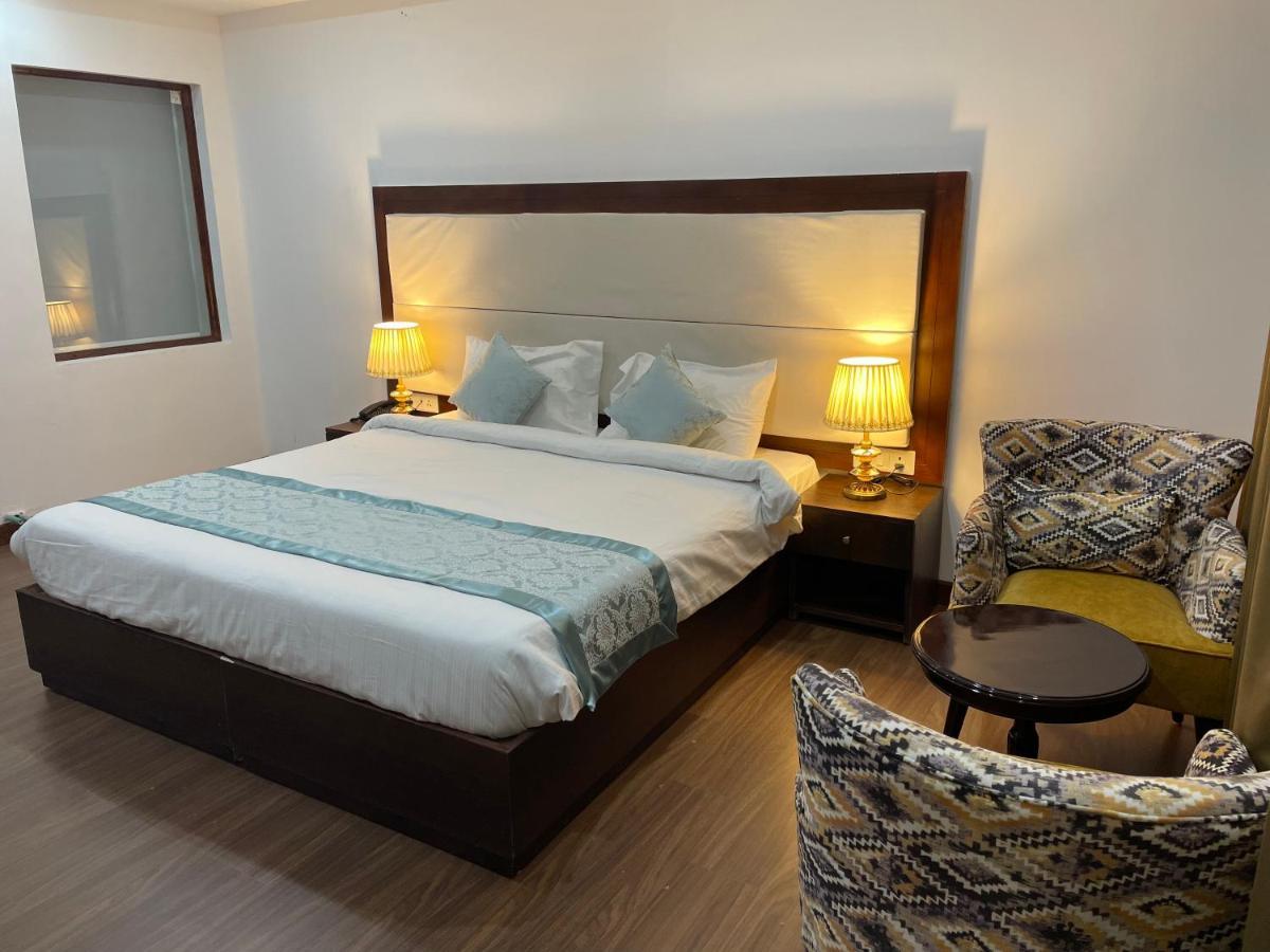 Lha-Zes Hotel เลห์ ภายนอก รูปภาพ