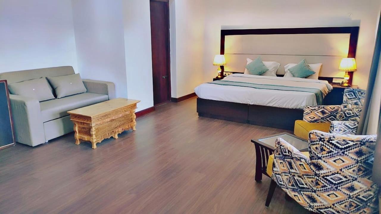 Lha-Zes Hotel เลห์ ภายนอก รูปภาพ