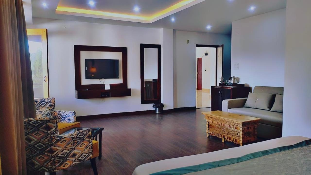 Lha-Zes Hotel เลห์ ภายนอก รูปภาพ