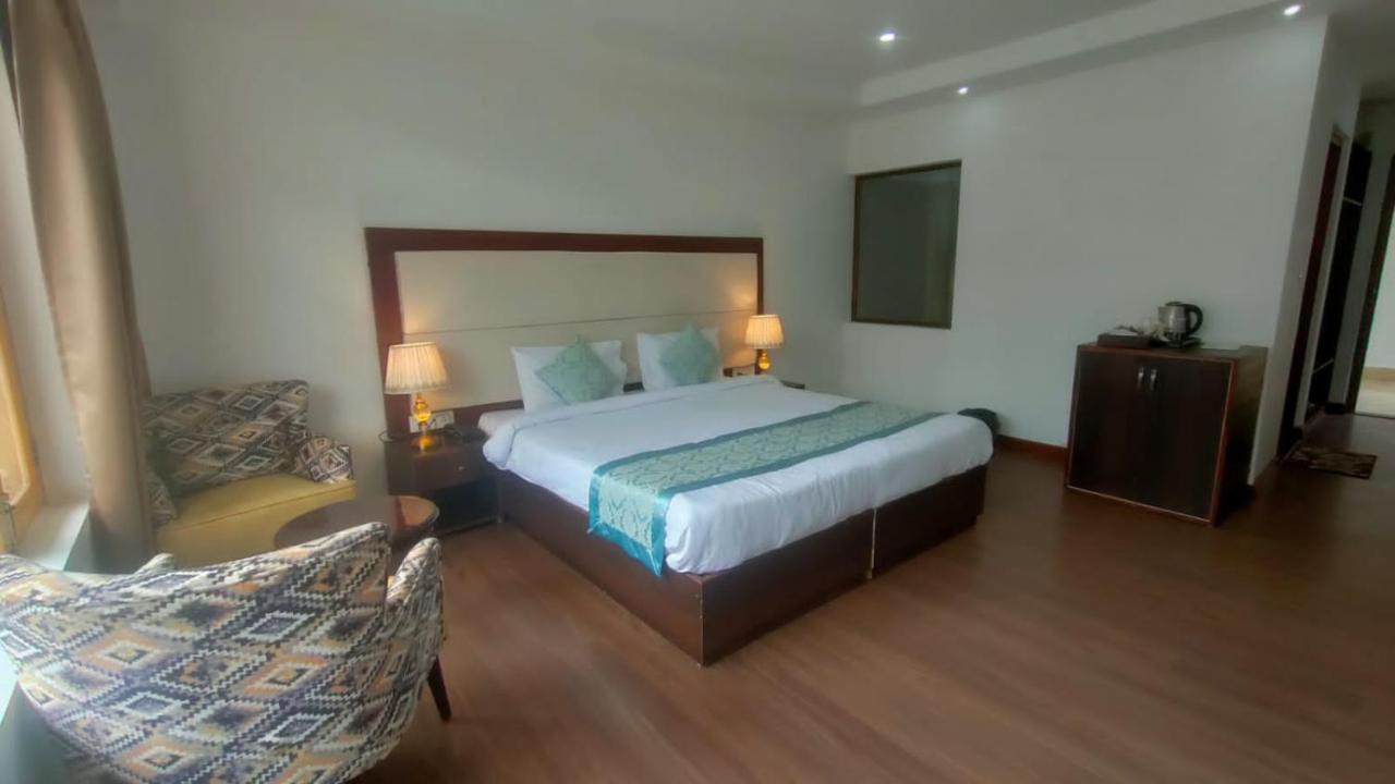Lha-Zes Hotel เลห์ ภายนอก รูปภาพ