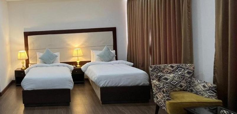 Lha-Zes Hotel เลห์ ภายนอก รูปภาพ