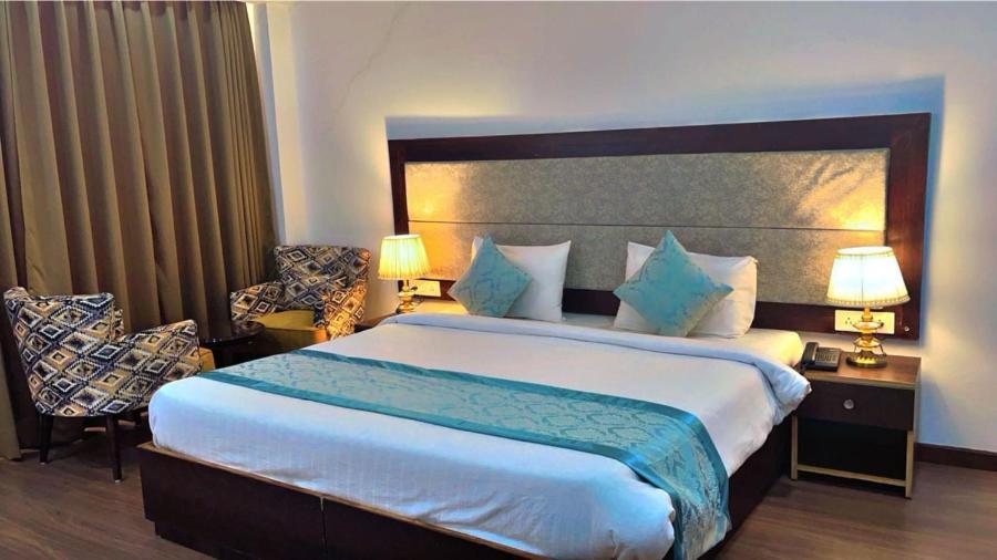 Lha-Zes Hotel เลห์ ภายนอก รูปภาพ